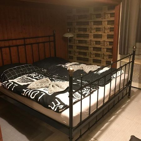 Appartement Jazmin Apartman à Pécs Extérieur photo