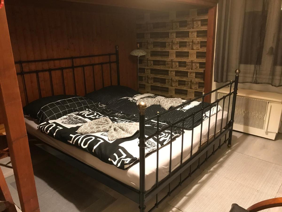 Appartement Jazmin Apartman à Pécs Extérieur photo