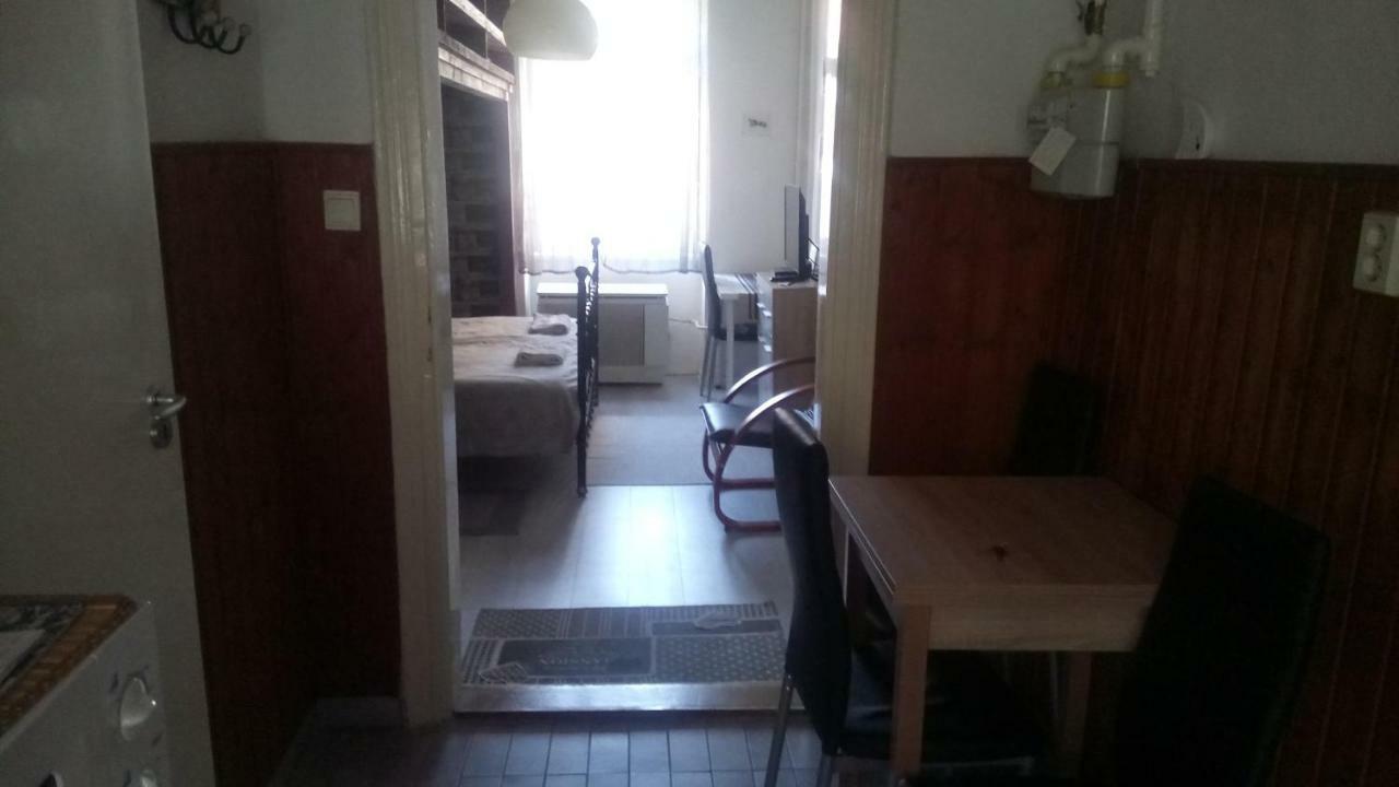 Appartement Jazmin Apartman à Pécs Extérieur photo
